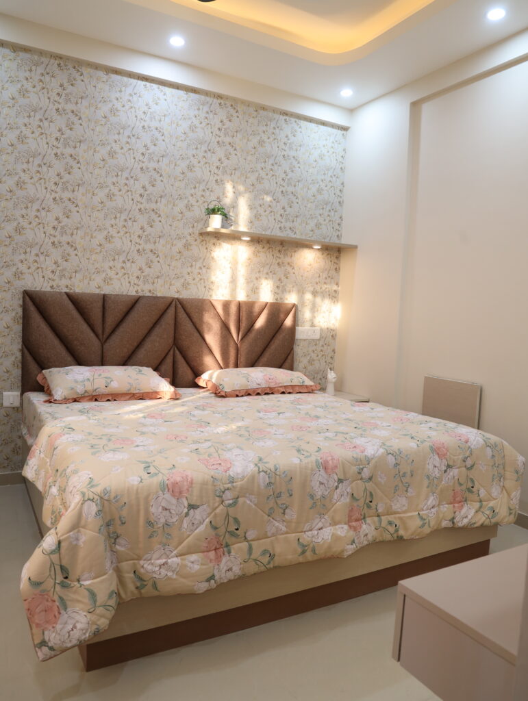 smart foldable table for rental